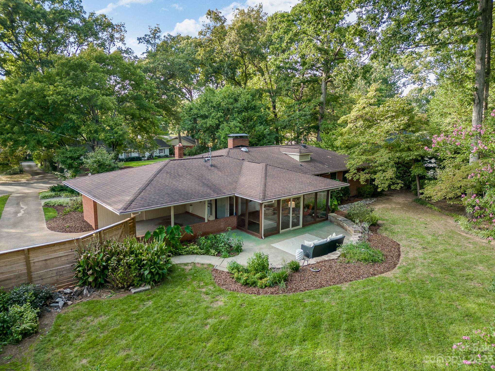 5527 Robinhood Road Charlotte, NC 28211 - Photo 38 of 39 Gallery Image 38