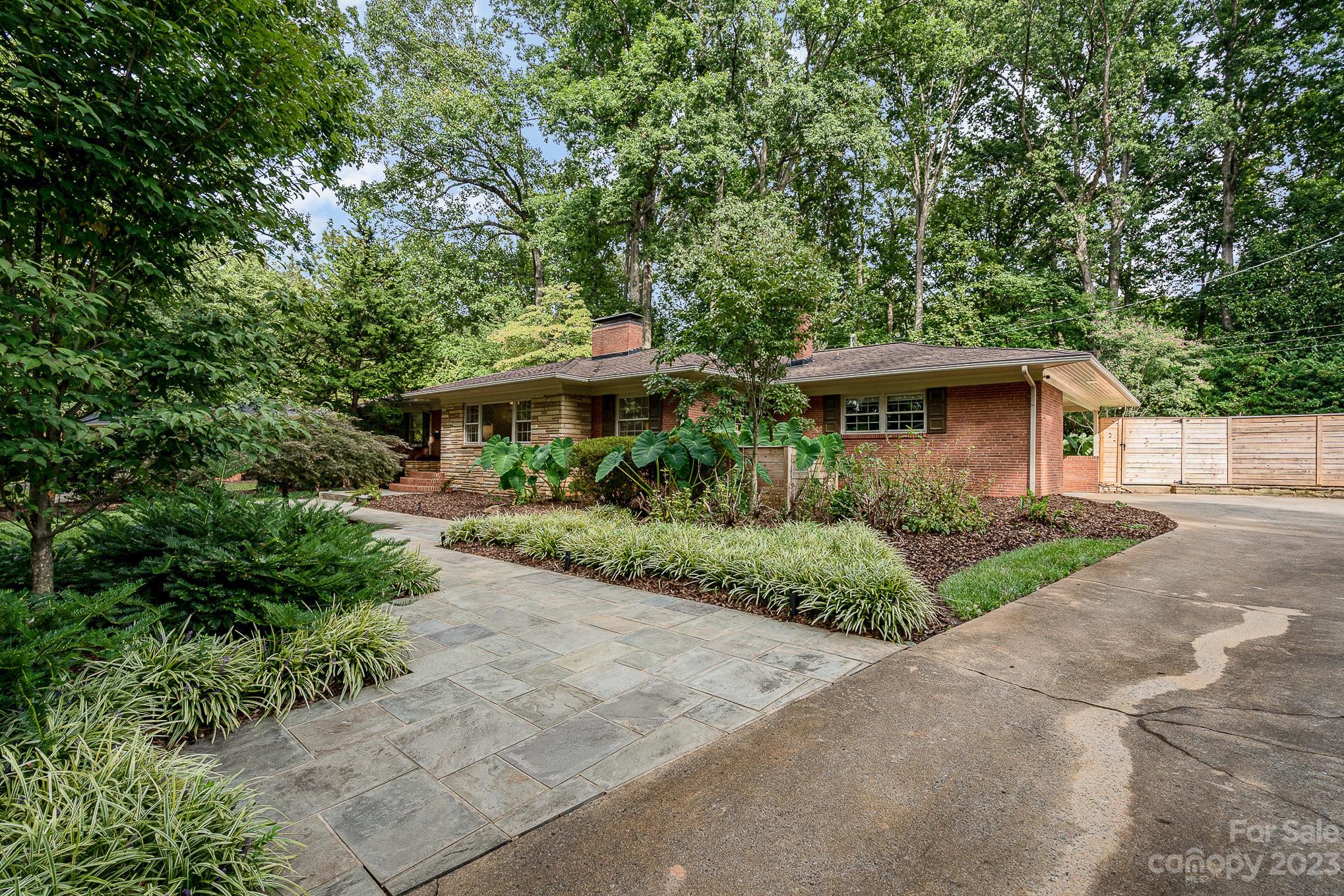 5527 Robinhood Road Charlotte, NC 28211 - Photo 4 of 39 Gallery Image 4
