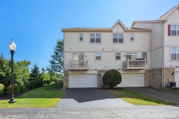$395,000 | 259 Bennett Drive, Carol Stream, IL 60188