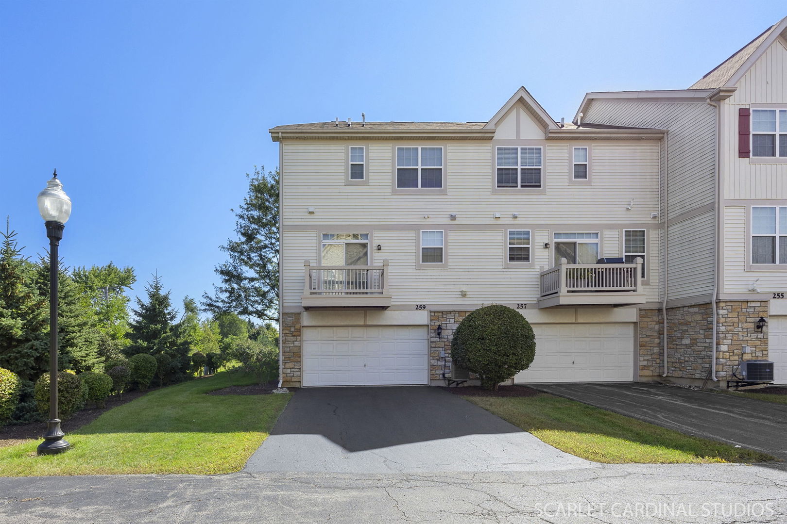 259 Bennett Drive Carol Stream, IL 60188 - Photo 31 of 31 a front view of a house with a yard