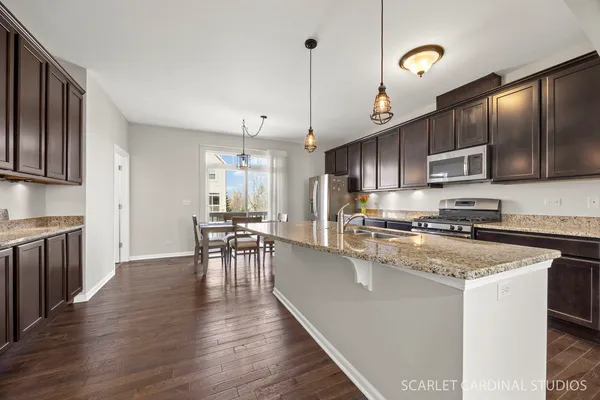 $395,000 | 259 Bennett Drive, Carol Stream, IL 60188