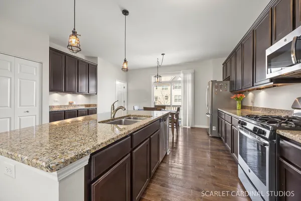 $395,000 | 259 Bennett Drive, Carol Stream, IL 60188