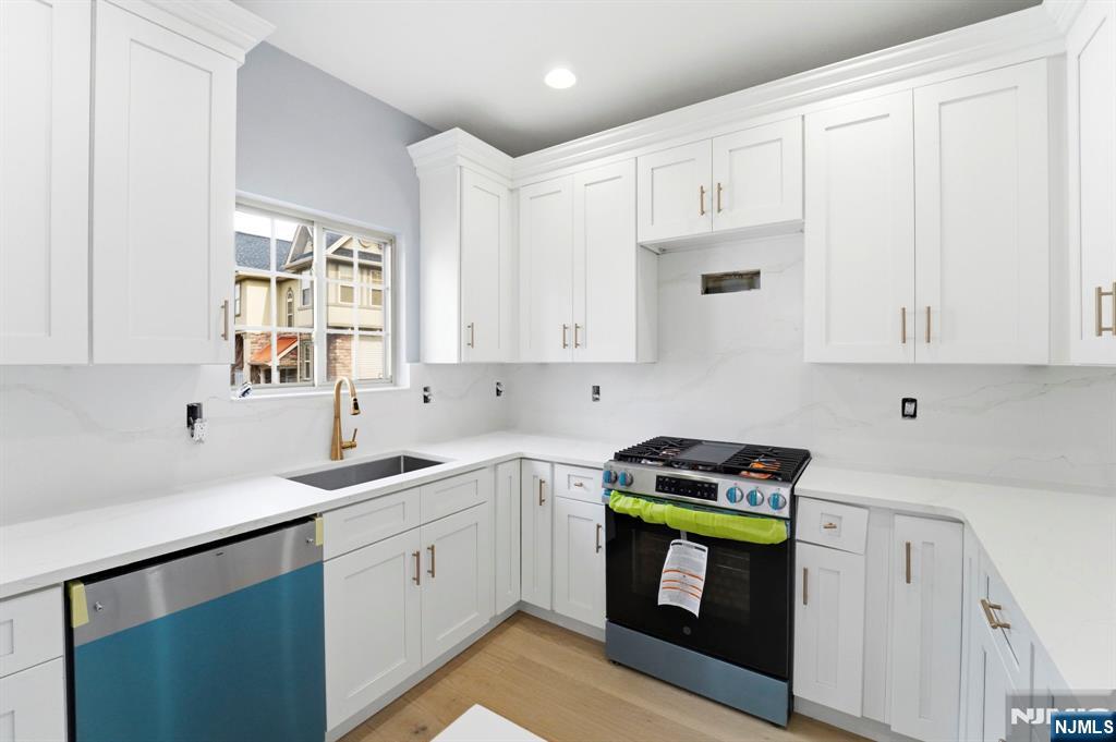 704 Green Lane, Unit 2 Union, NJ 07083 - Photo 2 of 14