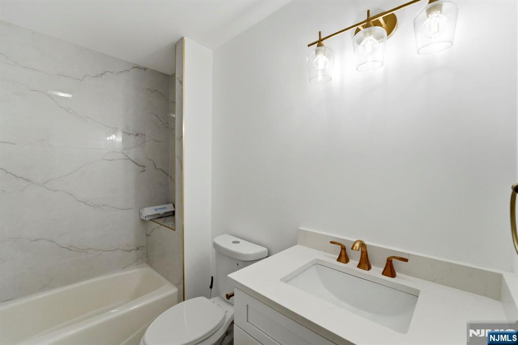 704 Green Lane, Unit 2 Union, NJ 07083 - Photo 7 of 14