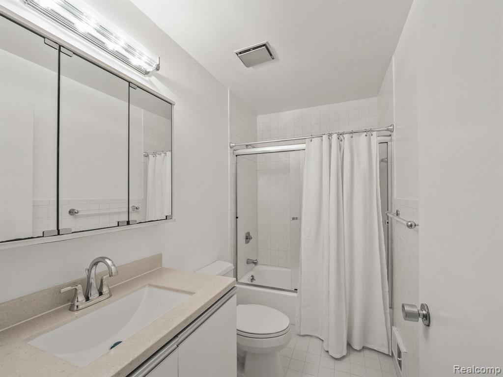 2880 Walnut Lake Road West Bloomfield, MI 48323 - Photo 20 of 30