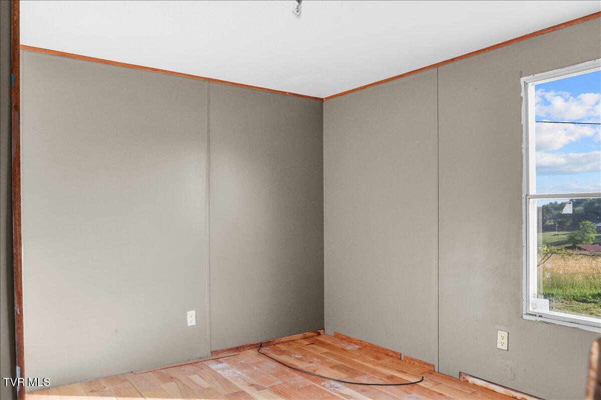 762 Milburnton Road Limestone, TN 37681 - Photo 16 of 31 20-Room 1