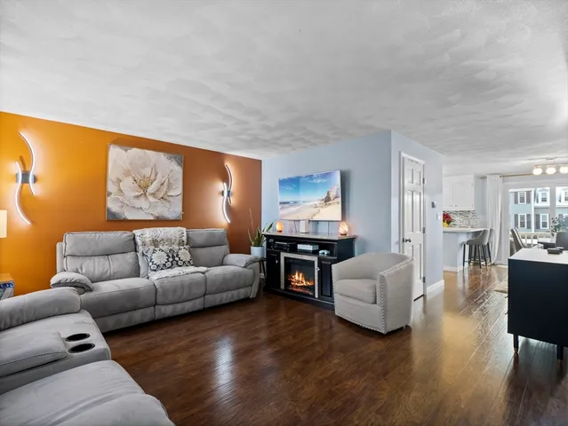 $435,000 | 20 Woodland Drive, Unit 379, Lowell, MA 01852