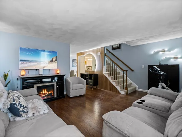 $435,000 | 20 Woodland Drive, Unit 379, Lowell, MA 01852