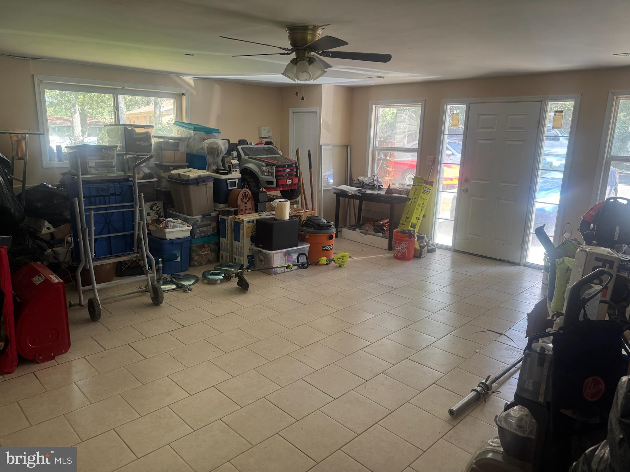 6006 Runnymeade Avenue Clinton, MD 20735 - Photo 3 of 35