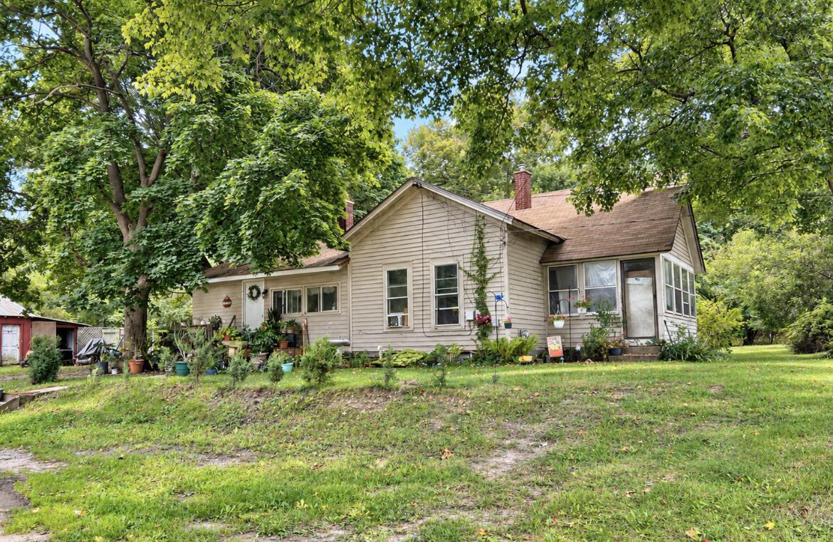 10025 Pulaski Road Hanover, MI 49241 - Photo 2 of 25 2