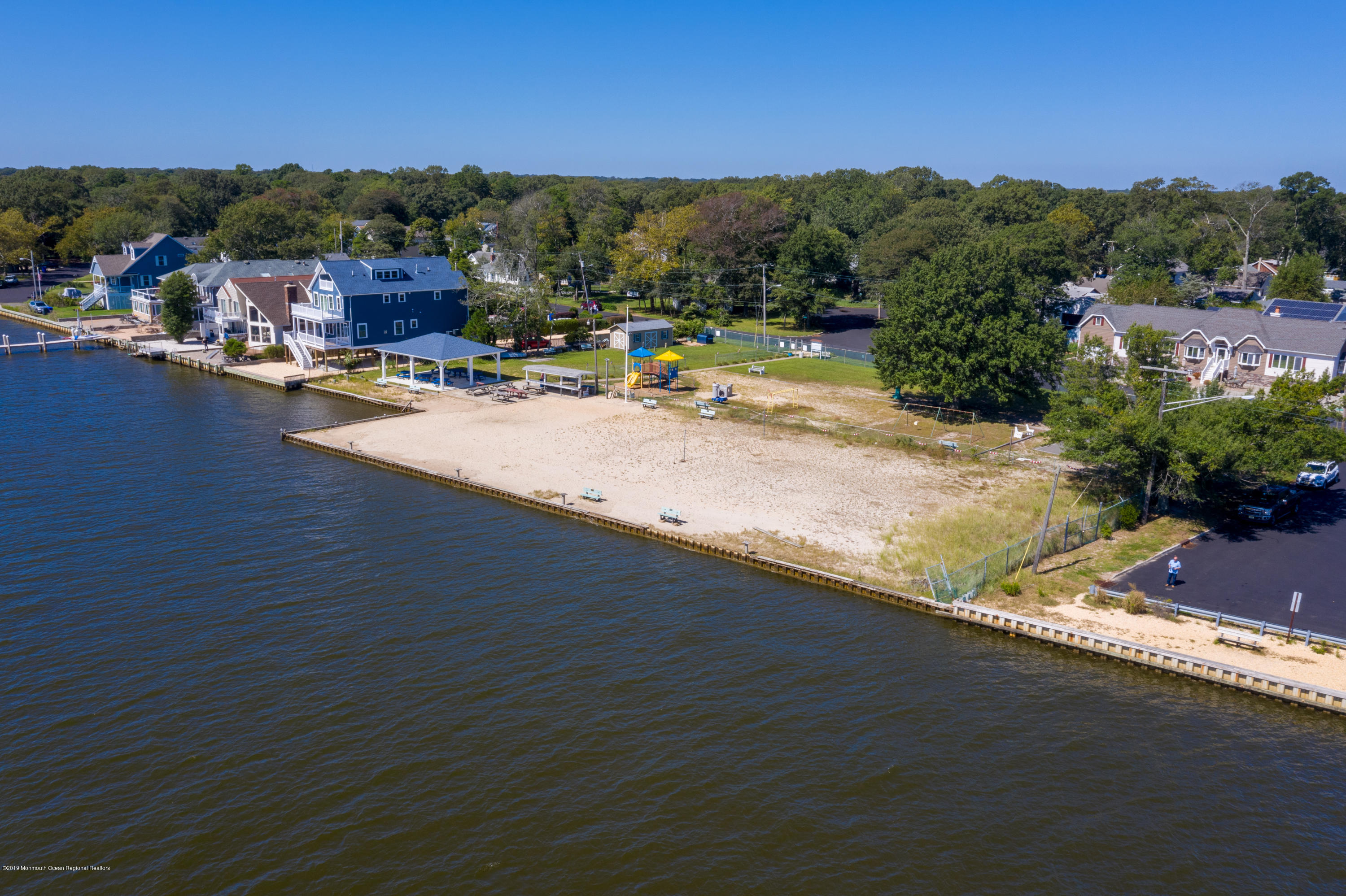 121 George Road Toms River, NJ 08753 - Photo 5 of 21 121 George Rd (29 of 32)