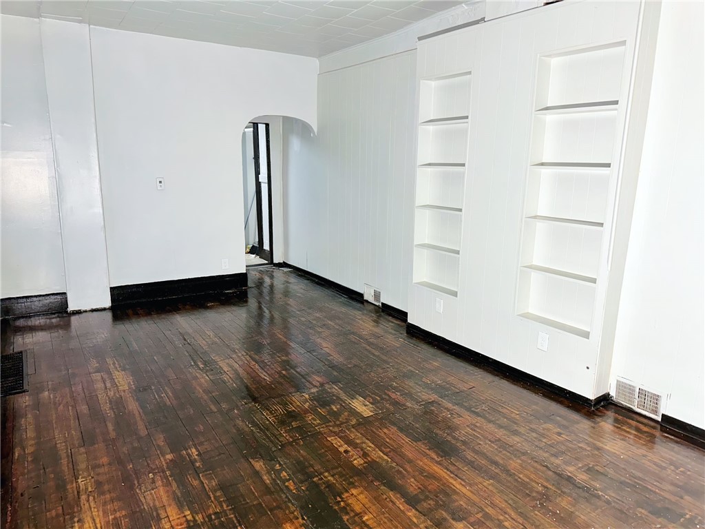 148-150 Flanders Street Rochester, NY 14619 - Photo 3 of 21