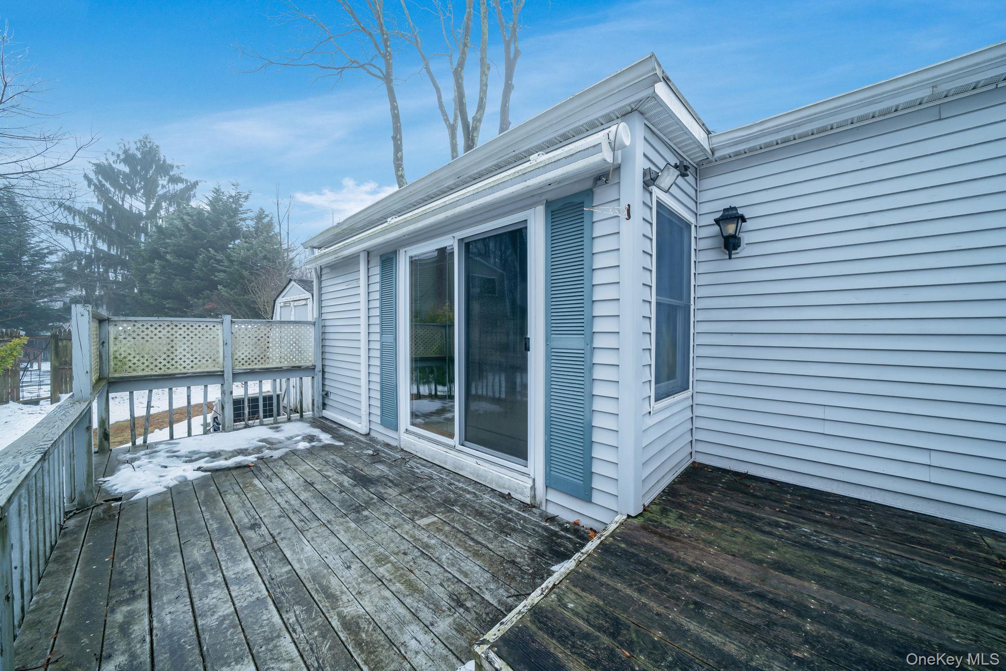778 Terry Road Hauppauge, NY 11788 - Photo 14 of 29 East facing deck off of the Eat in Kitchen