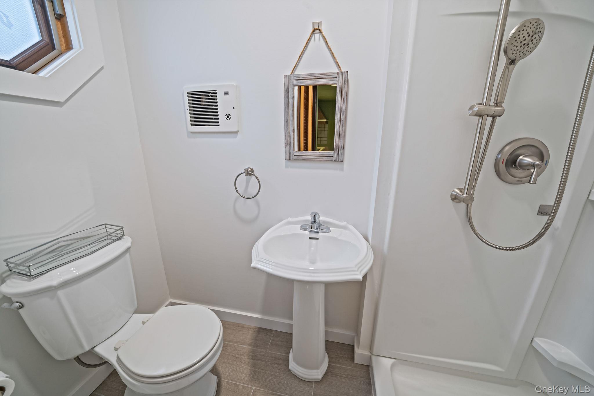 778 Terry Road Hauppauge, NY 11788 - Photo 20 of 29 2nd main floor bath