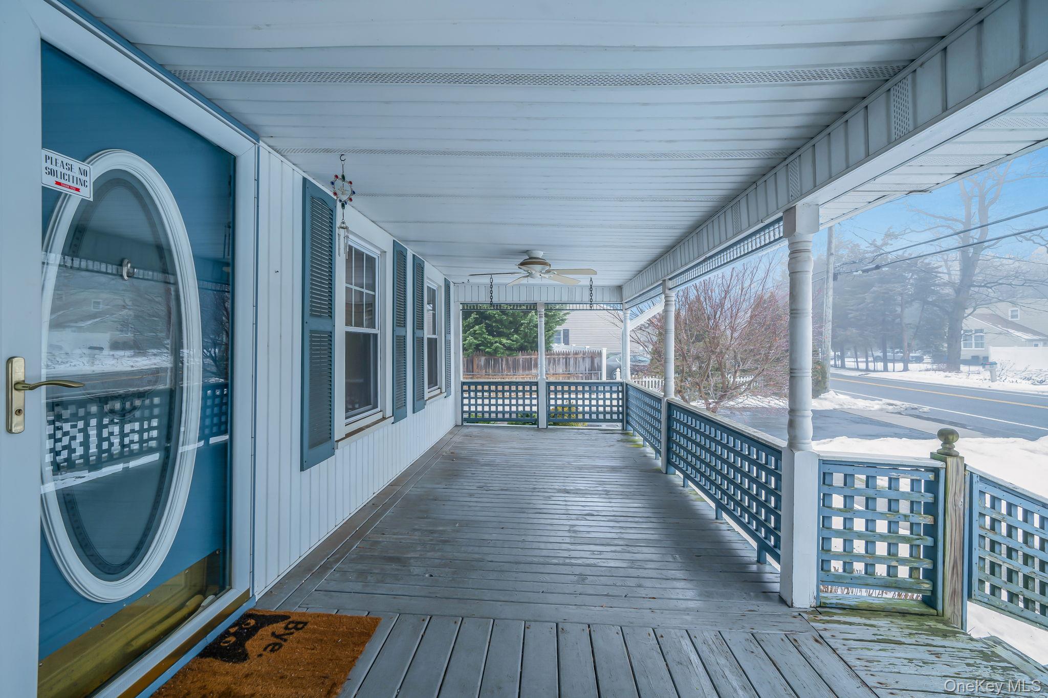 778 Terry Road Hauppauge, NY 11788 - Photo 4 of 29 Porch featuring ceiling fan