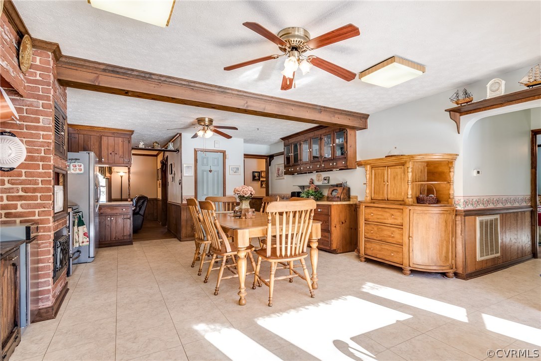 11711 Genito Road Midlothian, VA 23112 - Photo 3 of 18 a view of a kitchen and dining room