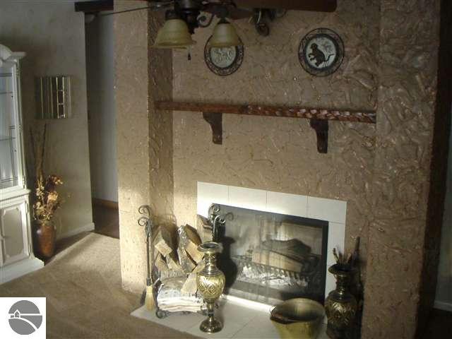 10597 White Pine Road Interlochen, MI 49643 - Photo 5 of 25 1730112-4.JPG
