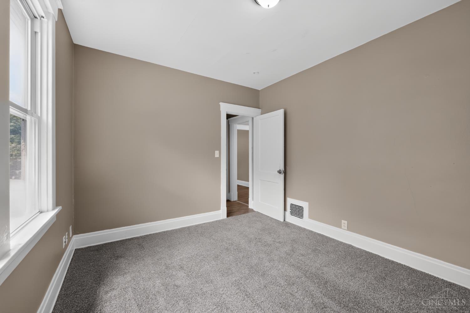 4679 Rapid Run Road Cincinnati, OH 45238 - Photo 17 of 30