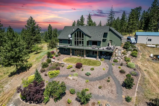 $1,027,900 | 12715 East Deer Creek Road, Chattaroy, WA 99003