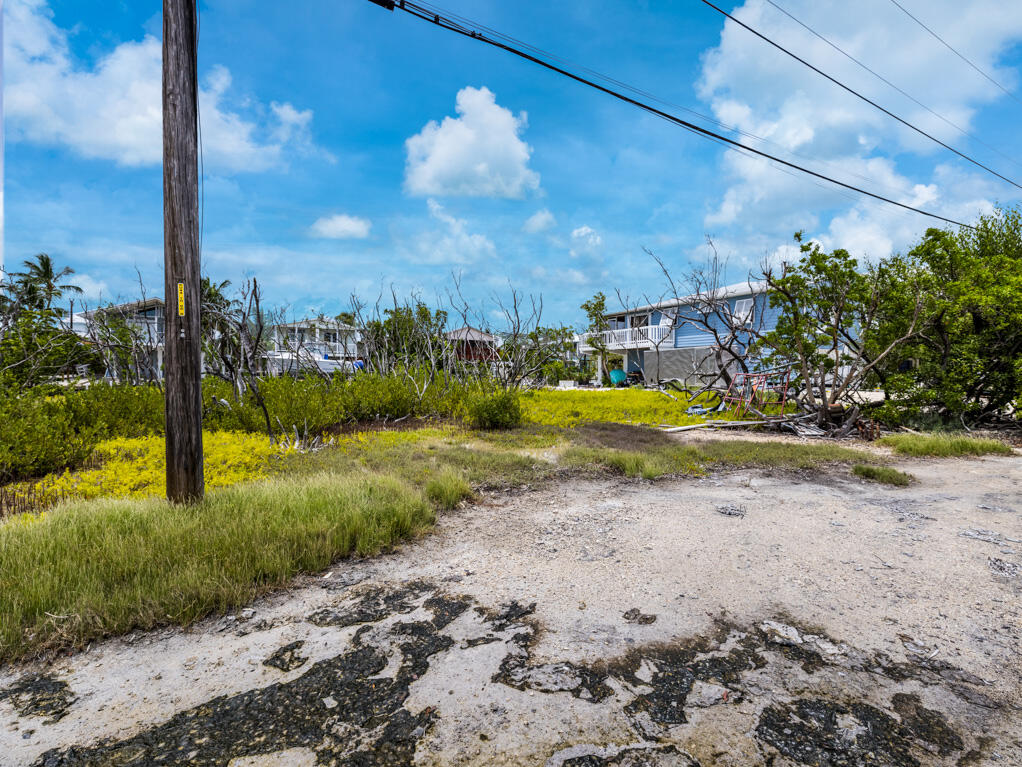 7 Calico Jack Circle Cudjoe, FL 33042 - Photo 10 of 17 a view of a park