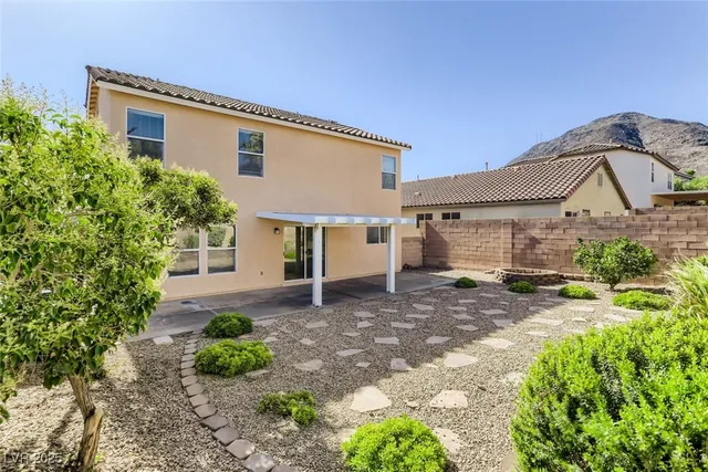 $2,610 | 189 Carlsbad Caverns Street, Henderson, NV 89012