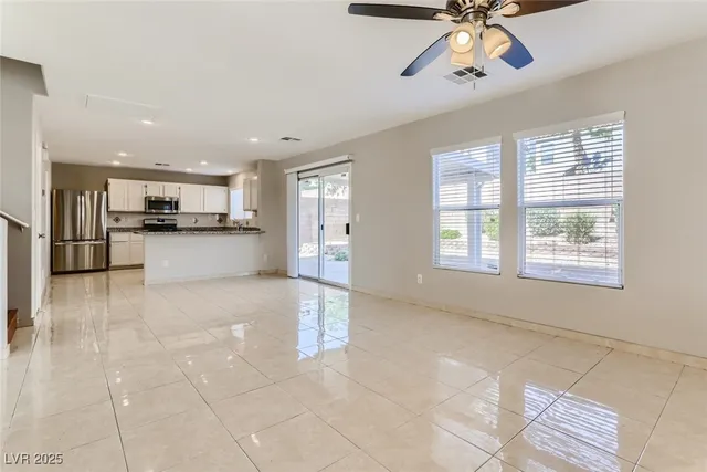 $2,610 | 189 Carlsbad Caverns Street, Henderson, NV 89012