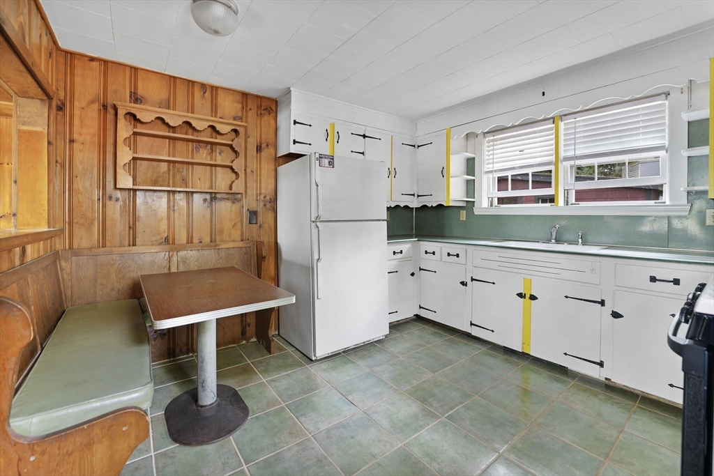 85 Blackmore Pond Road Wareham, MA 02576 - Photo 15 of 24 Gallery Image 15