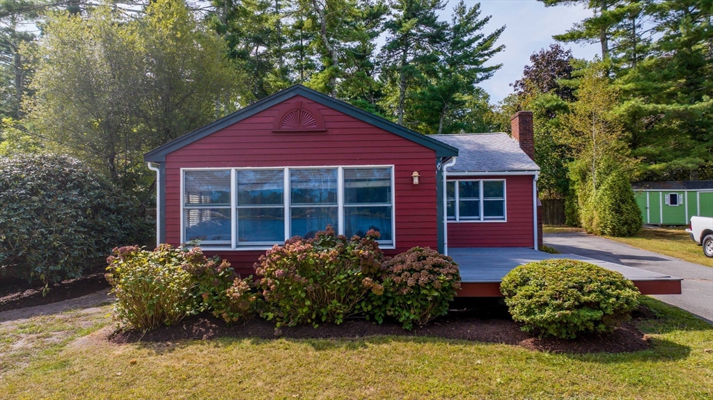 85 Blackmore Pond Road Wareham, MA 02576 - Photo 2 of 24 Gallery Image 2
