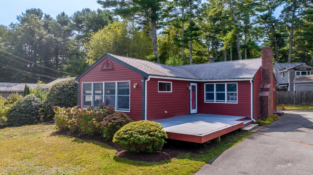 85 Blackmore Pond Road Wareham, MA 02576 - Photo 3 of 24 Gallery Image 3