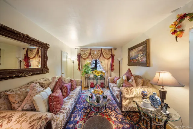 $450,000 | 70-79 Park Drive East, Unit B | Kew Gardens Hills