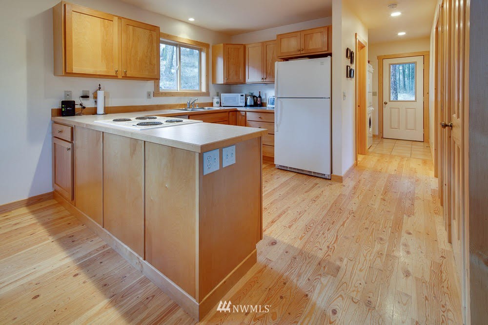 28 Black Jack Road South Winthrop, WA 98862 - Photo 8 of 25