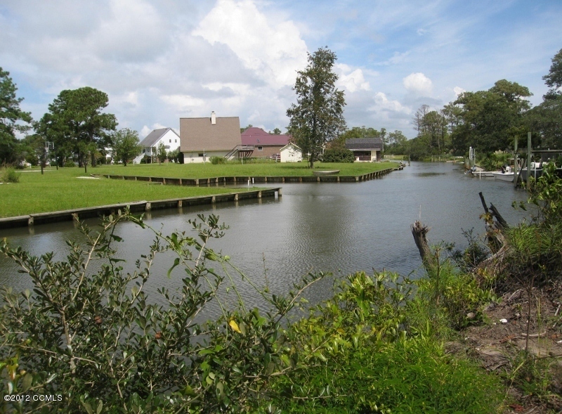 241 Shell Landing Road Beaufort, NC 28516 - Photo 1 of 7 IMG_2723 (800x589)