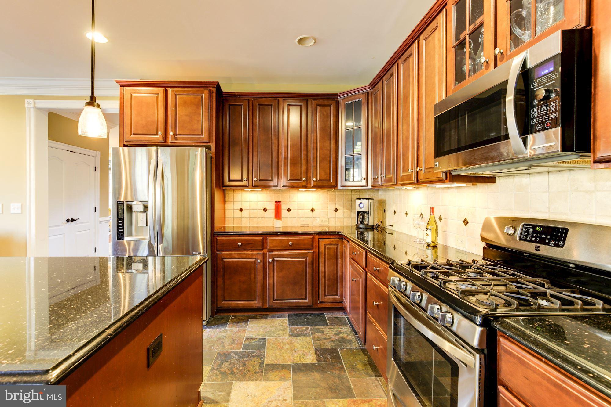 8100 Dogwood Road Baltimore, MD 21244 - Photo 10 of 53 Gas stove for serious cooks