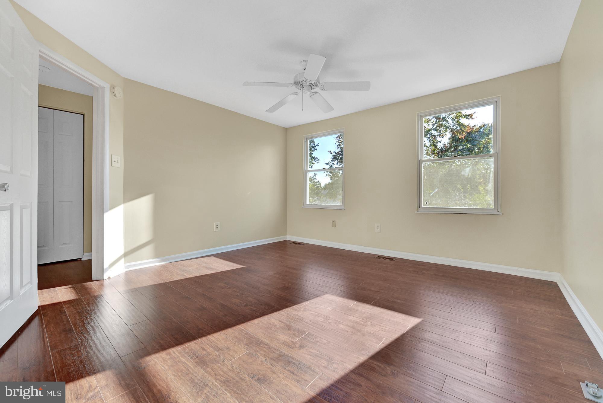 17604 Kohlhoss Road Poolesville, MD 20837 - Photo 12 of 41 Generous master bedroom