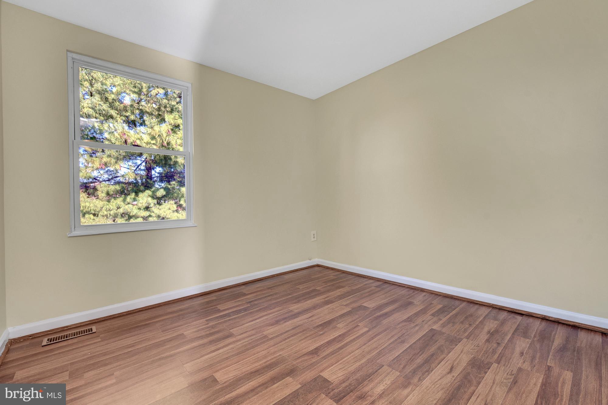 17604 Kohlhoss Road Poolesville, MD 20837 - Photo 18 of 41 Bedroom #3
