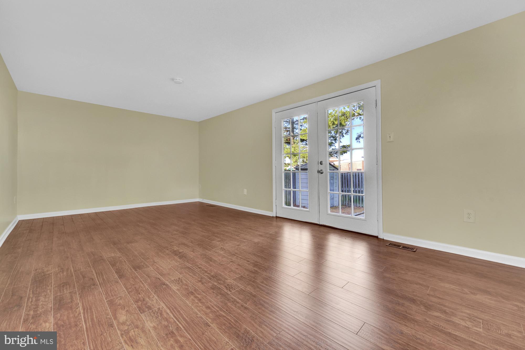 17604 Kohlhoss Road Poolesville, MD 20837 - Photo 8 of 41 Bring your L-shaped couch and big BIG screen!