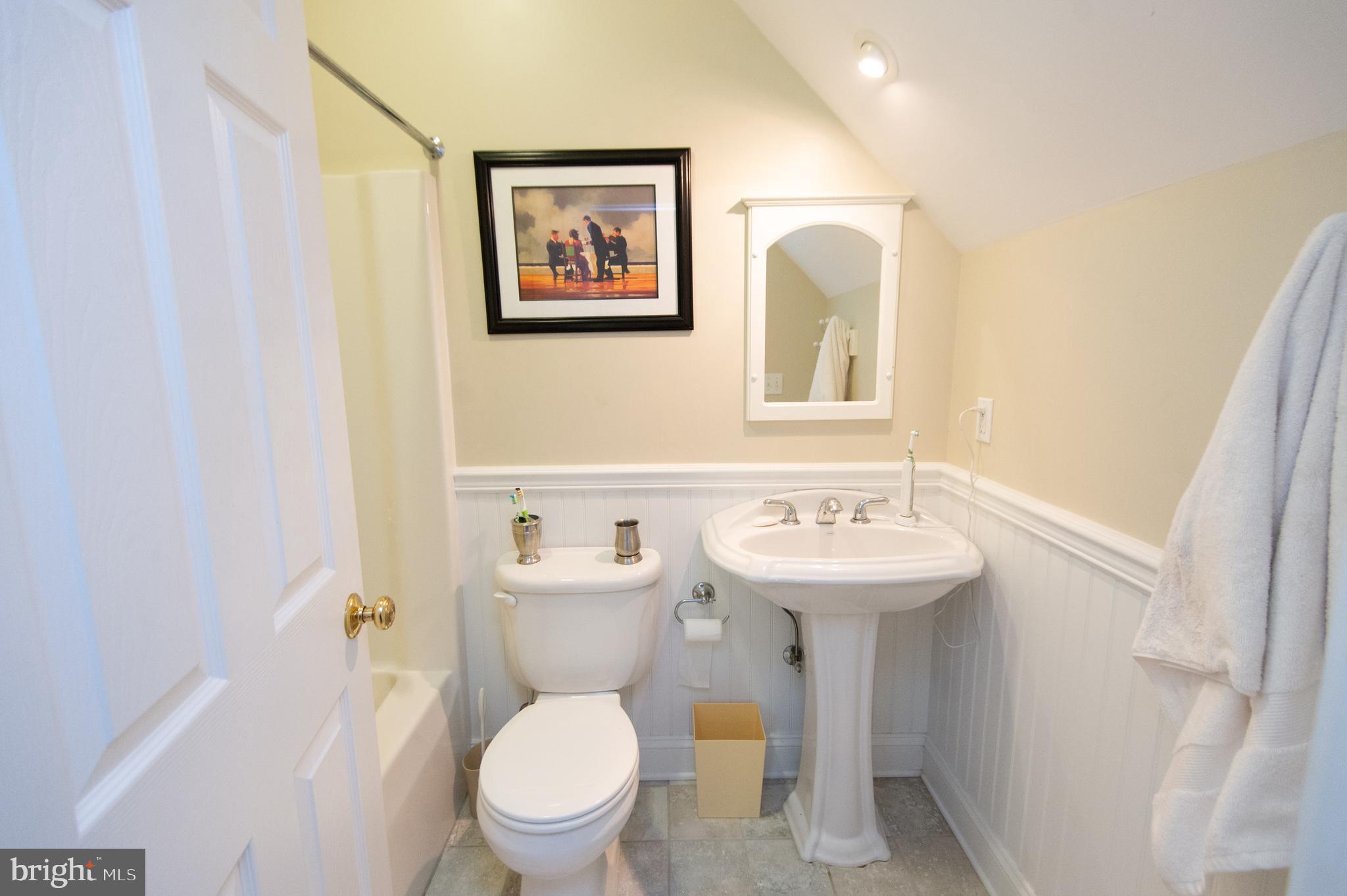 5332 Ragged Point Road Cambridge, MD 21613 - Photo 31 of 65 En-Suite Bath with BR #2