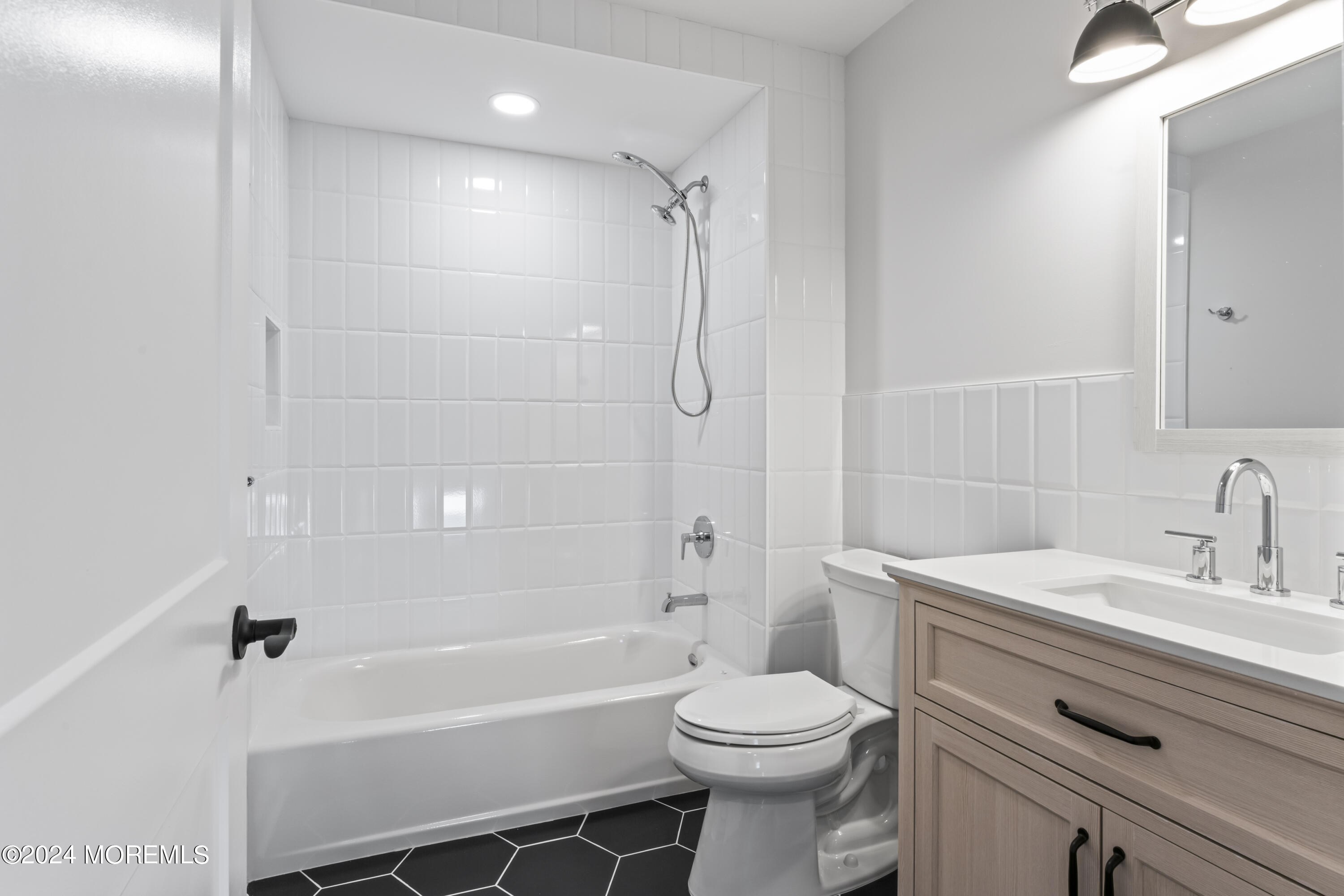 95 Bay Avenue, Unit 1 Highlands, NJ 07732 - Photo 16 of 26 photos_high_resolution_HOM08190