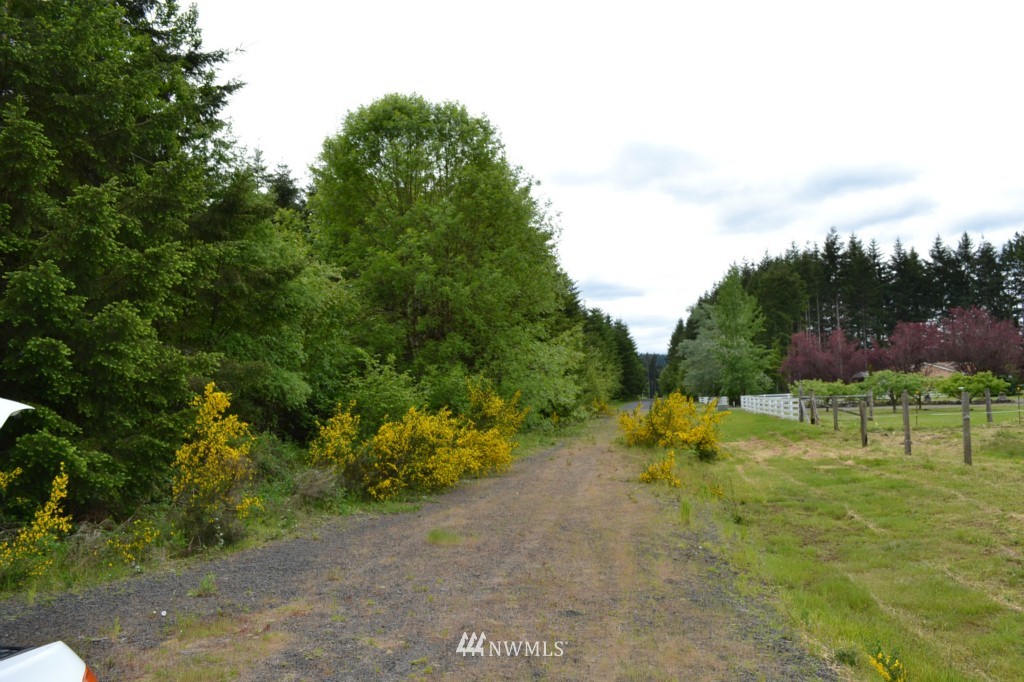 101-24 Hawkins Road, Unit 4 Winlock, WA 98596 - Photo 7 of 7