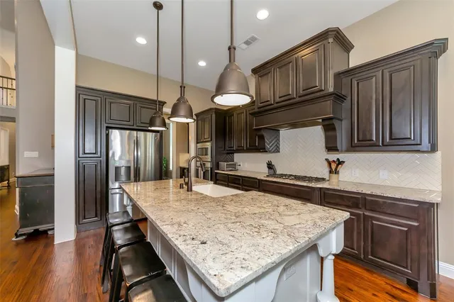 $975,000 | 1001 West Bluff Way, Roanoke, TX 76262