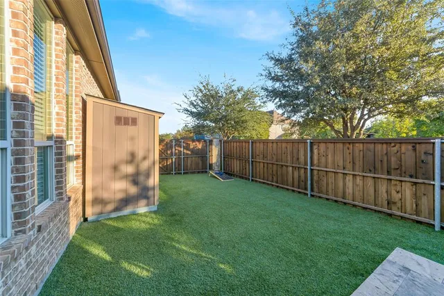 $975,000 | 1001 West Bluff Way, Roanoke, TX 76262