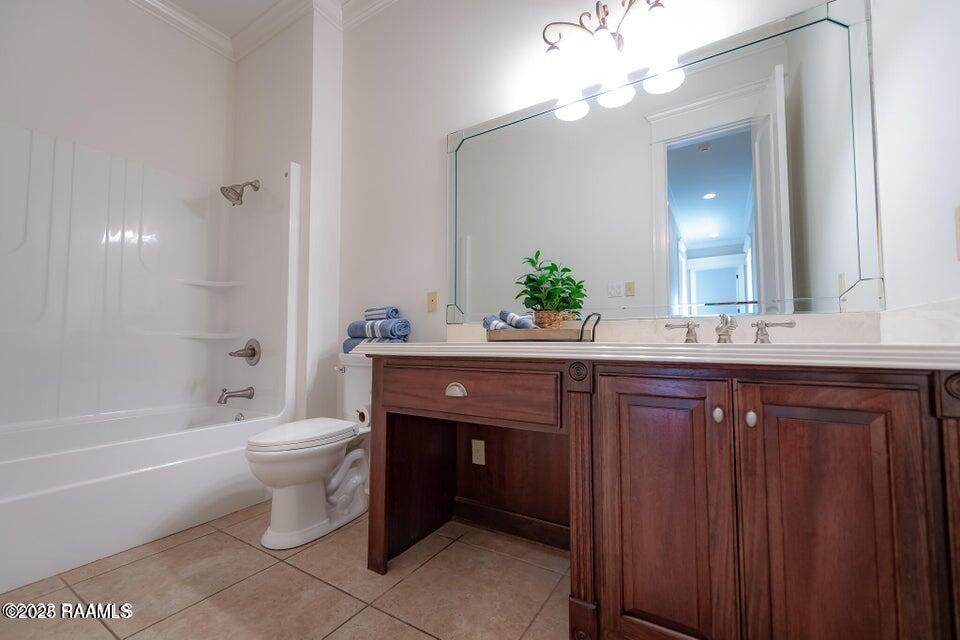 99 University Place Eunice, LA 70535 - Photo 23 of 34 hall bath