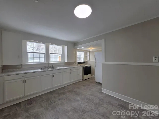 $1,195 | 42 North Cedar Street, Salisbury, NC 28144