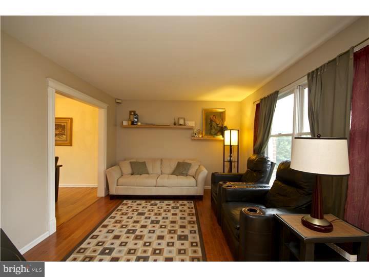95 Earlington Road Havertown, PA 19083 - Photo 3 of 16 Living Room
