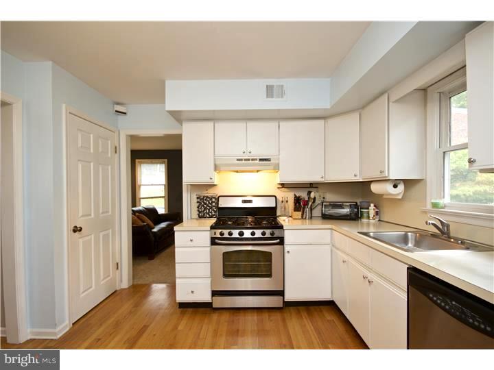 95 Earlington Road Havertown, PA 19083 - Photo 5 of 16 Kitchen