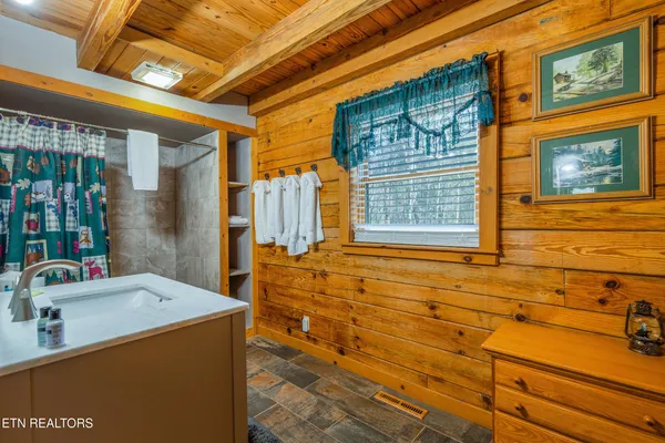 $589,900 | 139 Little Round Top Lane, Townsend, TN 37882