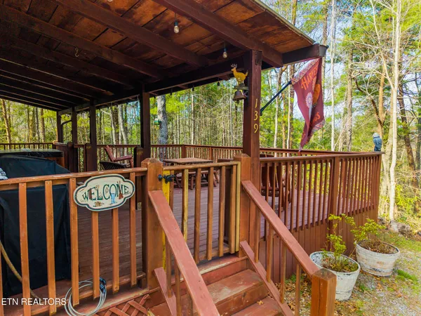 $589,900 | 139 Little Round Top Lane, Townsend, TN 37882