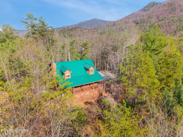 $589,900 | 139 Little Round Top Lane, Townsend, TN 37882