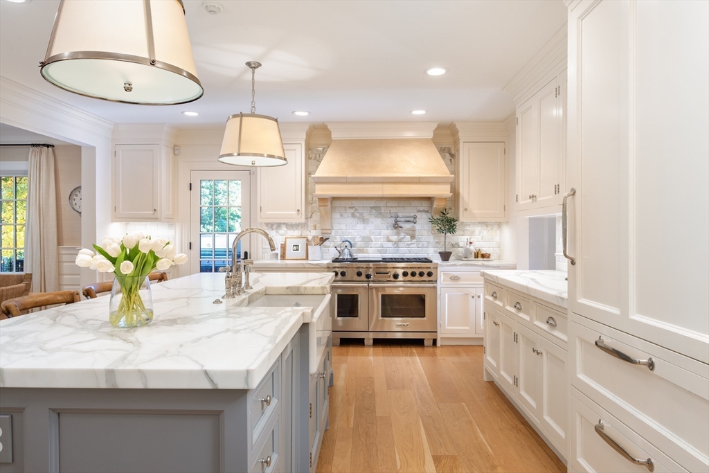 165 Cliff Road Wellesley, MA 02481 - Photo 11 of 42