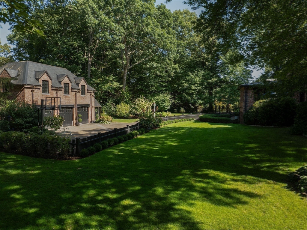 165 Cliff Road Wellesley, MA 02481 - Photo 37 of 42